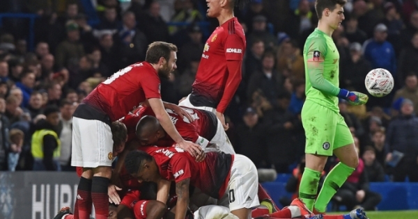 Pogba chói sáng, MU đá bay Chelsea ra khỏi FA Cup