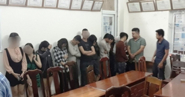 38 nam thanh, nữ tú mở ‘tiệc ma túy’ trong quán karaoke