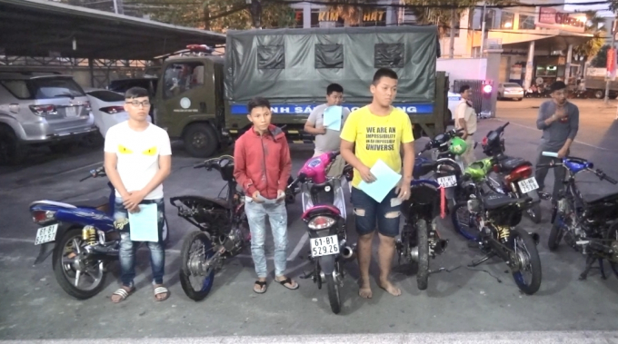 C&aacute;c đối tượng tại cơ quan c&ocirc;ng an (Ảnh: H&agrave; Bắc)