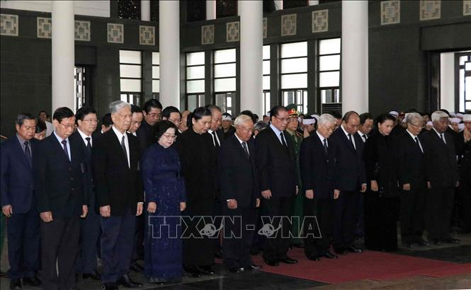Đo&agrave;n đại biểu Ban Chấp h&agrave;nh Trung ương Đảng do Tổng B&iacute; thư, Chủ tịch nước Nguyễn Ph&uacute; Trọng l&agrave;m trưởng đo&agrave;n viếng đồng ch&iacute; Nguyễn Ph&uacute;c Thanh.&nbsp;
