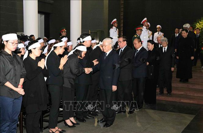 Đo&agrave;n đại biểu Ban Chấp h&agrave;nh Trung ương Đảng do Tổng B&iacute; thư, Chủ tịch nước Nguyễn Ph&uacute; Trọng l&agrave;m trưởng đo&agrave;n viếng v&agrave; chia buồn với gia đ&igrave;nh đồng ch&iacute; Nguyễn Ph&uacute;c Thanh.&nbsp;