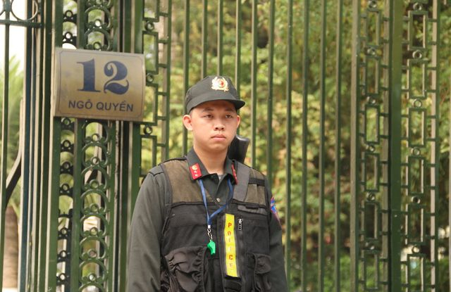 Ph&oacute;ng vi&ecirc;n quốc tế chạy đua