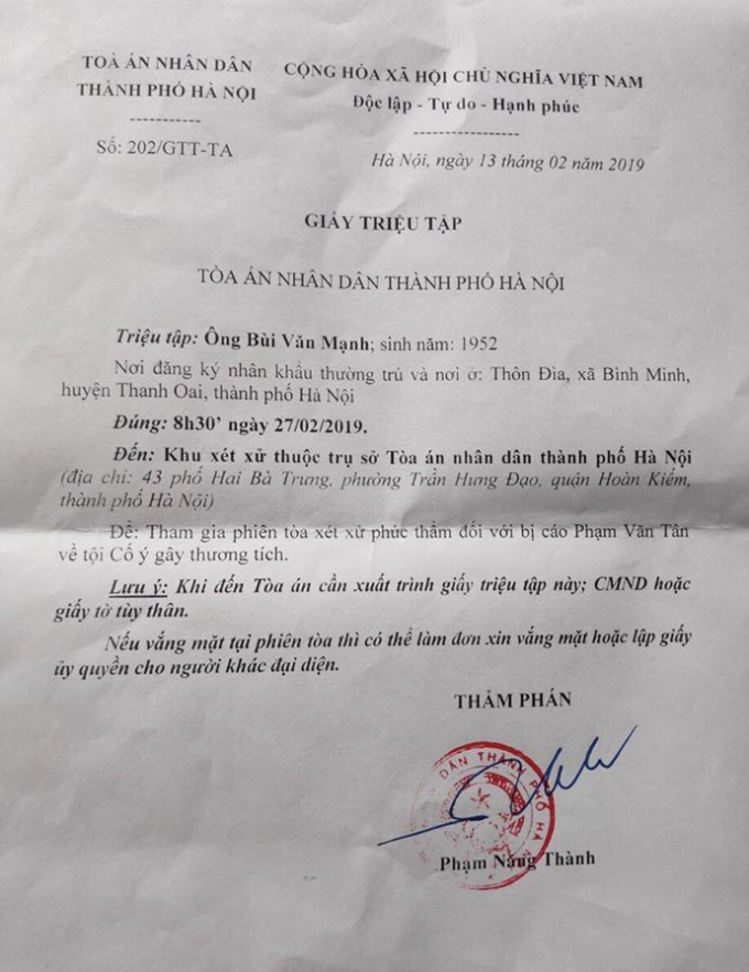 Giấy triệu tập &ocirc;ng B&ugrave;i Đăng Mạnh của TAND TP H&agrave; Nội.