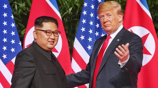 T&ocirc;̉ng th&ocirc;́ng Mỹ Donald Trump và Chủ tịch Tri&ecirc;̀u Ti&ecirc;n Kim Jong-un (Ảnh: Reuters).