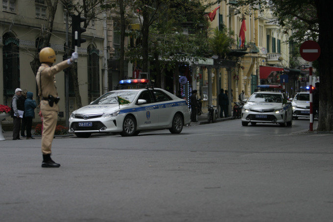 H&igrave;nh ảnh lực lượng vũ trang ra qu&acirc;n bảo vệ hội nghị gặp mặt Mỹ - Triều tại quận Ho&agrave;n Kiếm.