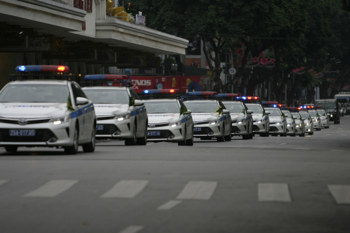 Theo lộ tr&igrave;nh, đo&agrave;n bảo vệ hội nghị xuất ph&aacute;t từ C&ocirc;ng an Th&agrave;nh phố H&agrave; Nội đi từ Trần Hưng Đạo - Bờ Hồ - Tr&agrave;ng Thi - Nguyễn Th&aacute;i Học - Kim M&atilde;...