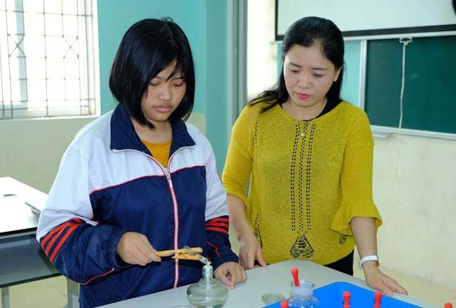 Thất bại ở năm lớp 11 cho Nguyễn Xu&acirc;n Quỳnh nhiều kinh nghiệm trong việc x&acirc;y dựng phương ph&aacute;p học l&yacute; thuyết v&agrave; thực h&agrave;nh để c&oacute; một kết quả mỹ m&atilde;n ở lần t&aacute;i xuất ở Kỳ thi HSG quốc gia năm nay bằng giải Nhất đầu ti&ecirc;n m&ocirc;n Sinh học của Trường THPT chuy&ecirc;n ĐH Vinh.