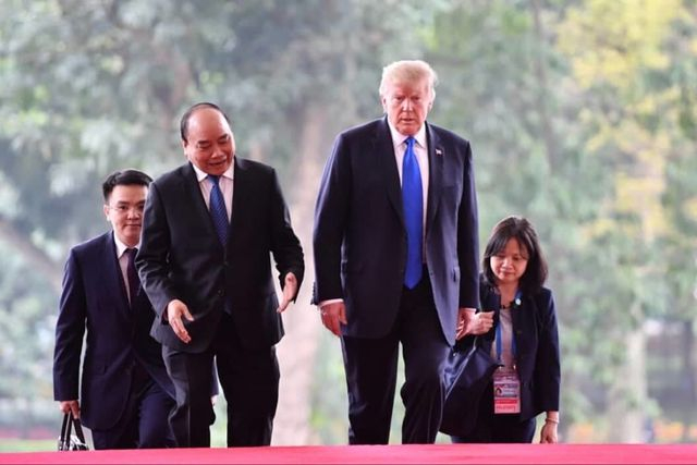 Tổng thống Donald Trump ăn trưa c&ugrave;ng Thủ tướng Nguyễn Xu&acirc;n Ph&uacute;c