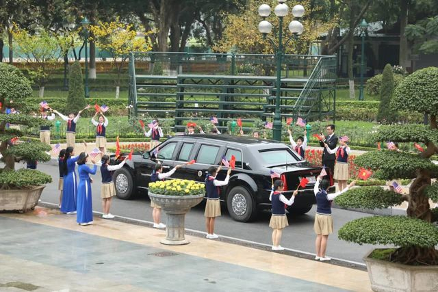 Tổng thống Donald Trump ăn trưa c&ugrave;ng Thủ tướng Nguyễn Xu&acirc;n Ph&uacute;c