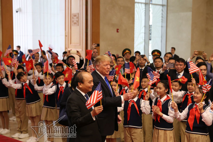 Thủ tướng Nguyễn Xu&acirc;n Ph&uacute;c&nbsp;v&agrave;&nbsp;Tổng thống Mỹ Donald Trump. Ảnh: Phạm Hải