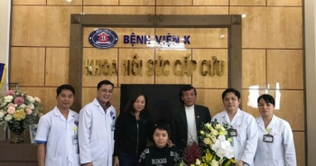 Bác sĩ xúc động gặp lại cô gái trẻ vừa lấy chồng bỗng mất ý thức, không thể đi lại vì khối u