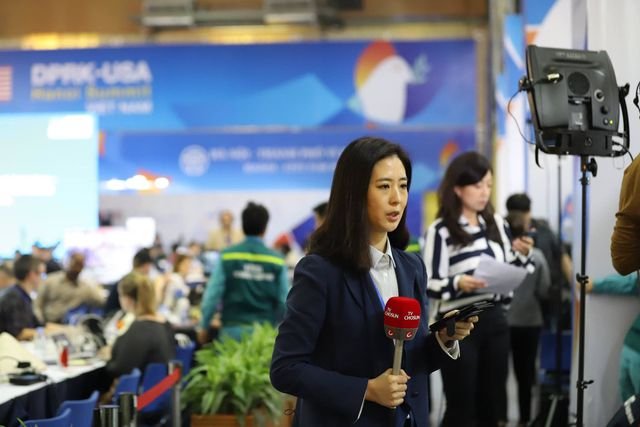 Tại trung t&acirc;m b&aacute;o ch&iacute;, đường truyền Internet lu&ocirc;n đảm bảo tốc độ cao, phục vụ tốt cho việc truyền h&igrave;nh trực tiếp, livestream&hellip;