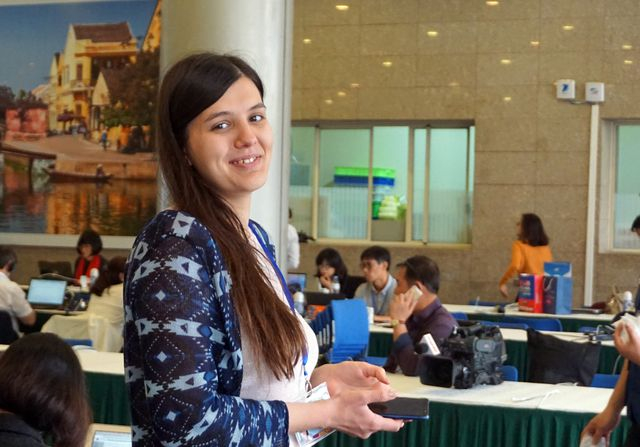 Chị Valentina Shvartsman, ph&oacute;ng vi&ecirc;n của tờ Sputnik của Nga: &ldquo;C&ocirc;ng t&aacute;c phục vụ hội nghị thượng định Mỹ - Triều của Việt Nam rất tuyệt vời!&rdquo;.