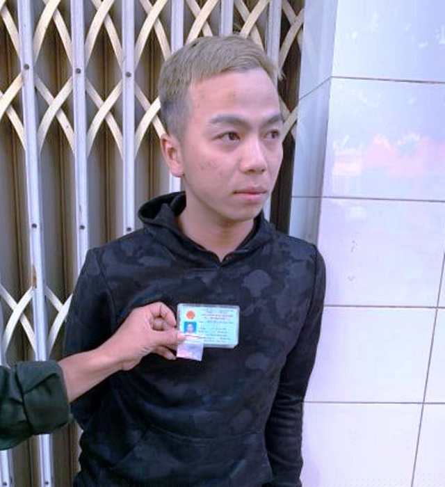 Đối tượng Nguyễn Hùng Lâm bị lực lượng chức năng tạm giữ.