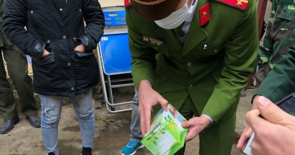 Cao Bằng: 3 đối tượng bị bắt giữ vì mang khẩu trang sang Trung Quốc bán