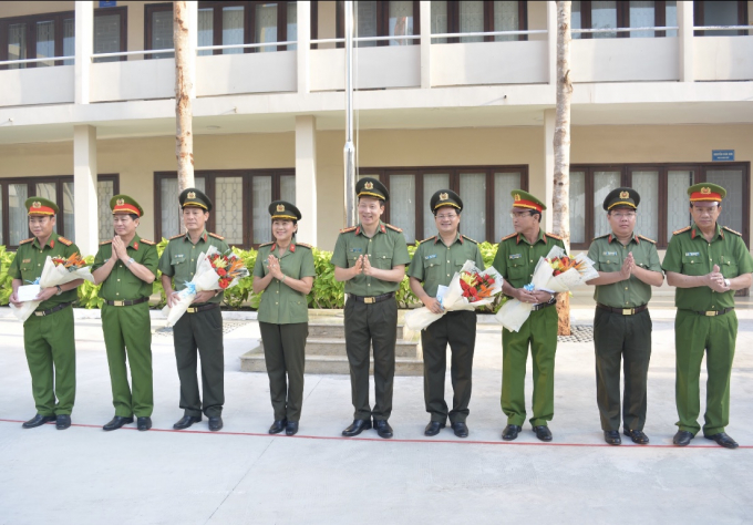 6990F78B-3E00-4479-900C-34C22019ECC0.