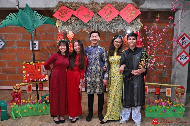 Khu check in không chỉ thu hút các bạn trẻ…