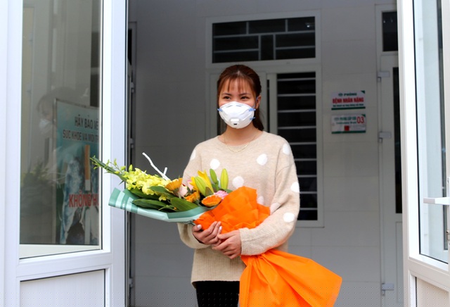 Chị Tr. là bệnh nhân dương tính đầu tiên với virus corona tại Thanh Hóa và đã được xuất viện.