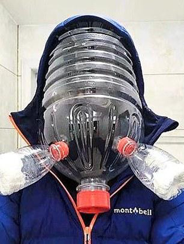 Mặt nạ từ chai nhựa