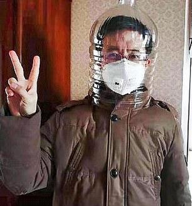 Mặt nạ từ bình nước