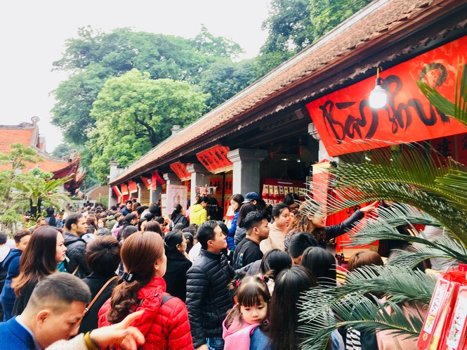 Hà Nội dừng đón khách,  đóng cửa di tích phòng dịch corona - ảnh 1