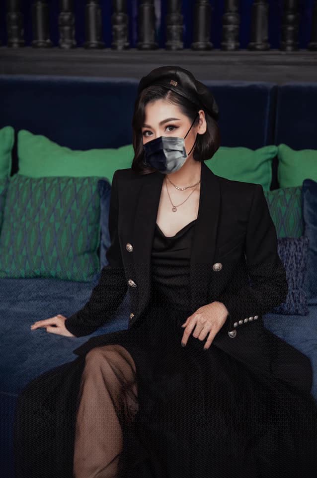 Á hậu Thuý An vai trần gợi cảm, Phương Nga dịu dàng áo dài đầu năm  - ảnh 13