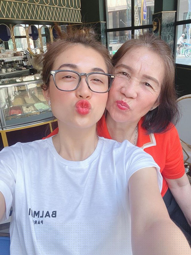 Á hậu Thuý An vai trần gợi cảm, Phương Nga dịu dàng áo dài đầu năm  - ảnh 12