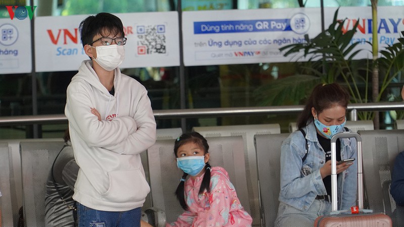 can canh ben trong san bay tan son nhat giua mua dich ncov hinh 8