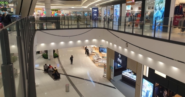 Đại siêu thị AEON MAILL "vắng lặng" người mua sắm trong dịch Virus Corona