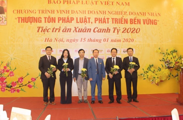 Vinh danh Doanh nghiệp, Doanh nhân 'Thượng tôn pháp luật, phát triển bền vững'