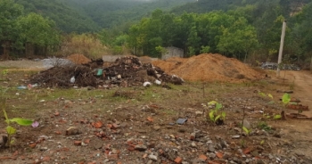 Quảng Ninh: Chưa rõ nguồn gốc đất, xã Hạ Long vội vã cho đơn vị thi công đào xới