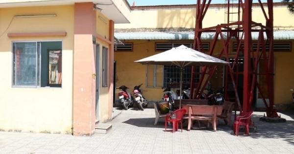 Bàng hoàng với Clip đối tượng cởi trần xông vào đâm chết dân phòng ngay tại trụ sở Công an phường