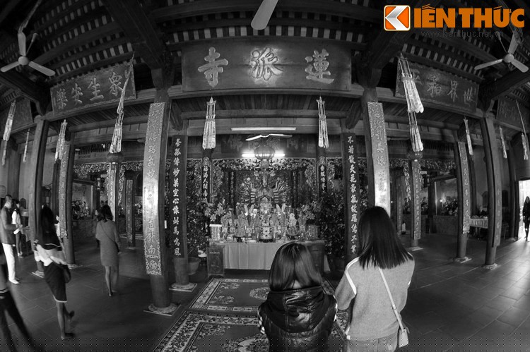 ngoi chua nao noi tieng voi chuyen trung tang o ha noi? hinh anh 8