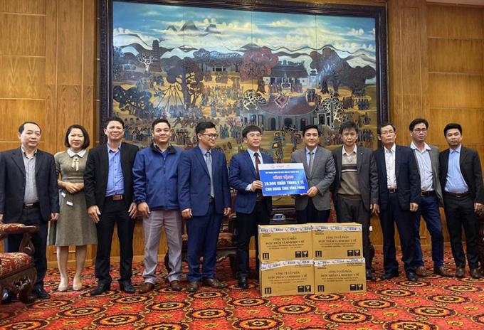 Dược phẩm Aikya tặng 20.000 khẩu trang cho tỉnh Vĩnh Phúc.