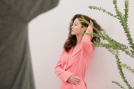 Song Hye Kyo tóc xù xinh đẹp ngất ngây trong loạt ảnh tung đúng Valentine - ảnh 15