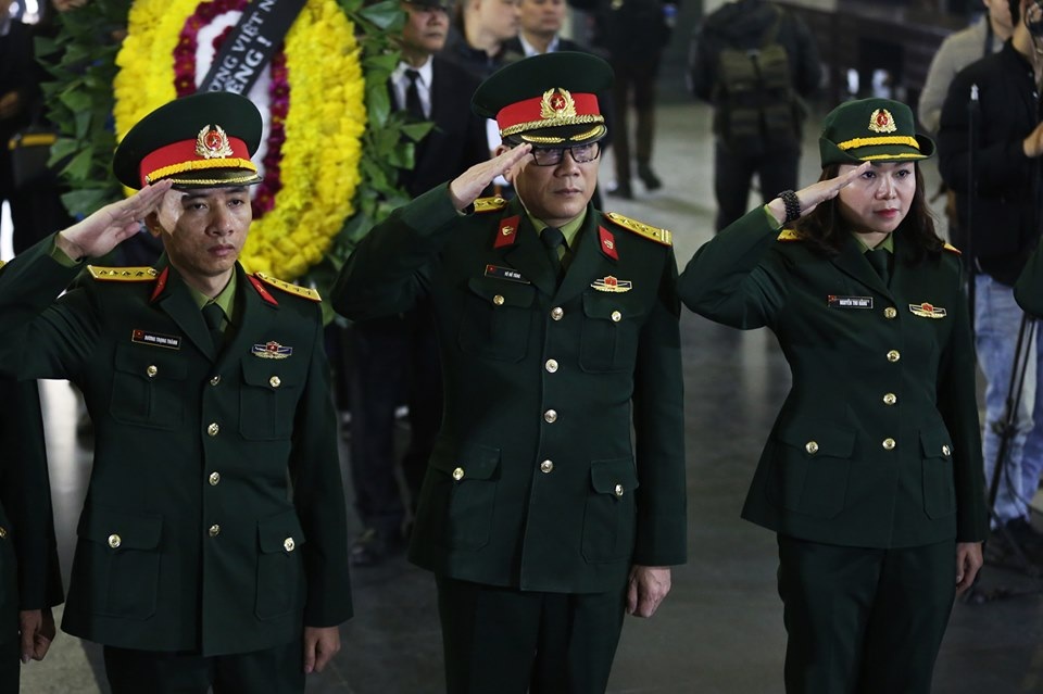 Nghẹn ngào giây phút tiễn biệt giọng ca Opera hàng đầu Việt Nam - 9