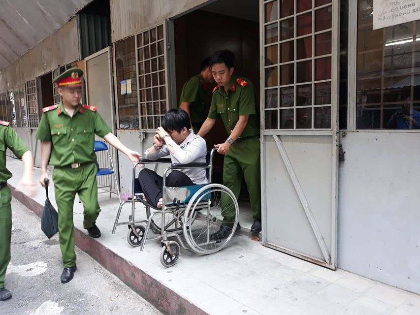 TP HCM: Tên trộm lén lút trả tài sản khủng cho nạn nhân - Ảnh 1. TP HCM: Tên trộm lén lút trả tài sản khủng cho nạn nhân - Ảnh 1.