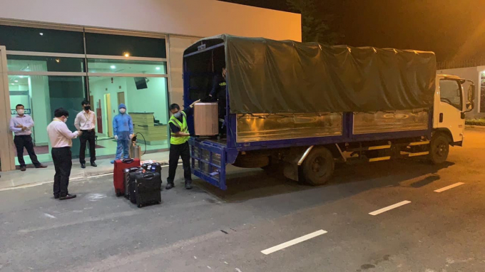 Đà Nẵng đã hỗ trợ đưa các du khách Hàn Quốc trở về nước theo nguyện vọng vào tối 25/2. Ảnh: Khánh Hưng.