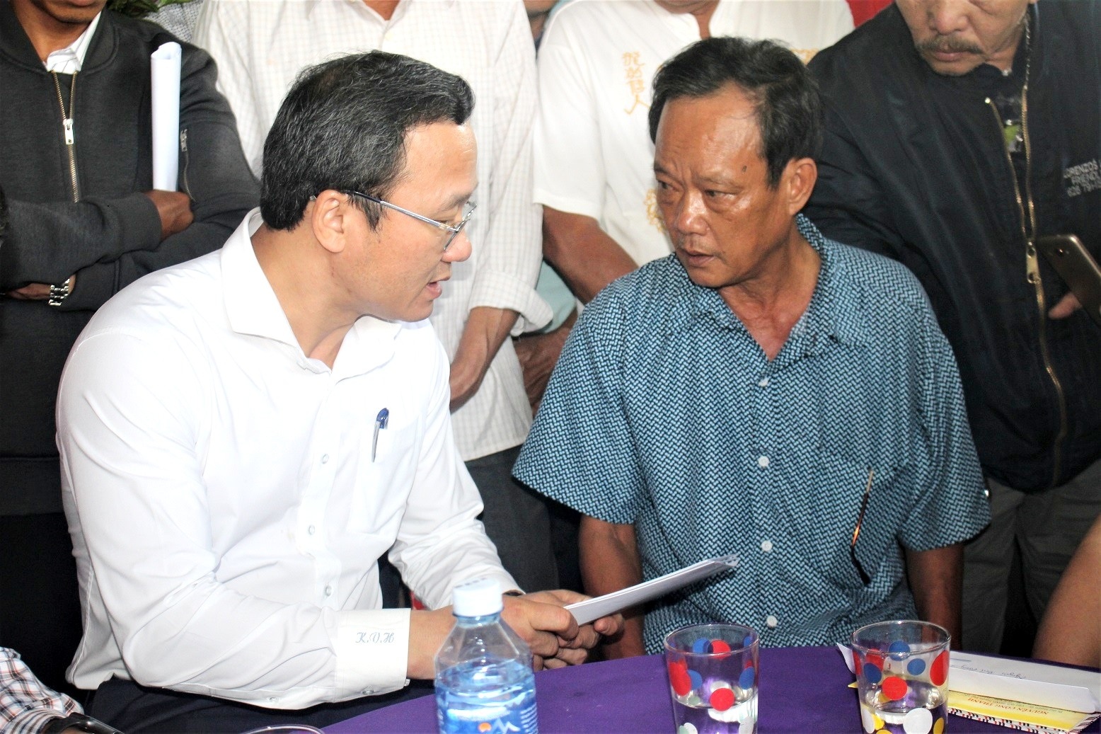 6 đám tang nơi xóm nhỏ - 8