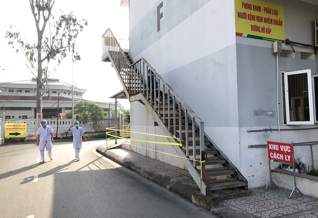 Theo ph&acirc;n tuyến của Sở Y tế H&agrave; Nội, Bệnh viện Đa khoa Đức Giang l&agrave; nơi theo d&otilde;i v&agrave; điều trị bệnh nh&acirc;n trẻ em; Bệnh viện Đa khoa H&agrave; Đ&ocirc;ng, Đống Đa, Bắc Thăng Long, Thanh Nh&agrave;n d&agrave;nh cho người lớn.