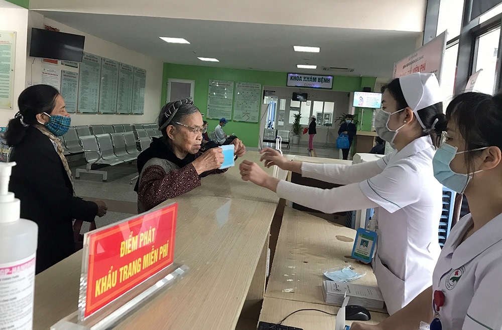 B&iacute; thư Vương Đ&igrave;nh Huệ kiểm tra c&ocirc;ng t&aacute;c ph&ograve;ng, chống Covid-19 tại bệnh viện - 10