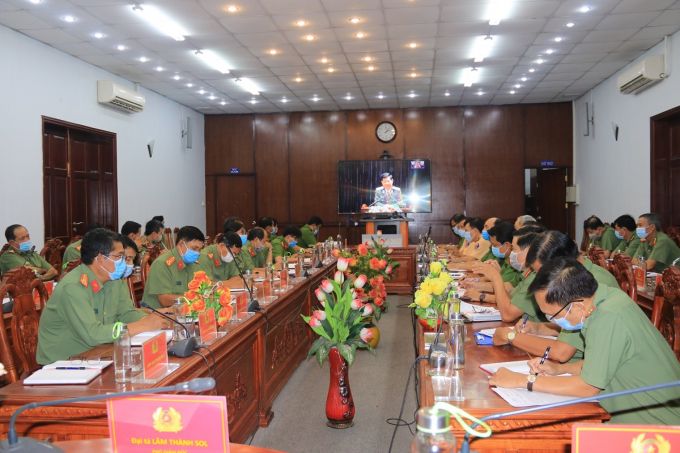 7c7b784a7de98db7d4f8