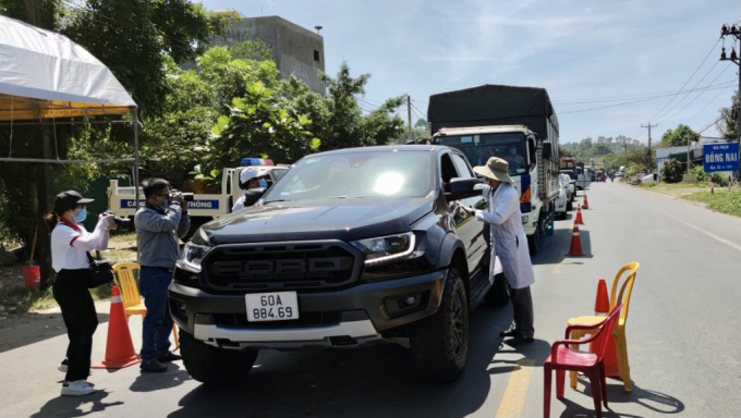 Chốt kiểm soát COVID-19 được đặt trên Quốc lộ 20, đoạn giáp ranh giữa Đồng Nai và Lâm Đồng.