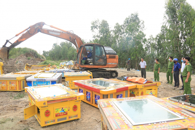 57b72c017fa98ff7d6b8