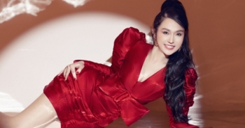 “Gái ba con” Hương Baby khoe nhan sắc gợi cảm ở tuổi 31