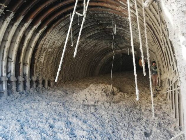 Đường hầm Tapovan tại quận Chamoli bị băng và đất đá đổ xuống.