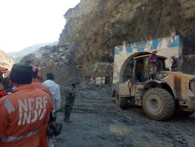 Hầu hết những người mất tích là các công nhân làm việc tại 2 nhà máy thủy điện nơi lũ quét qua sau khi sông băng bị vỡ.