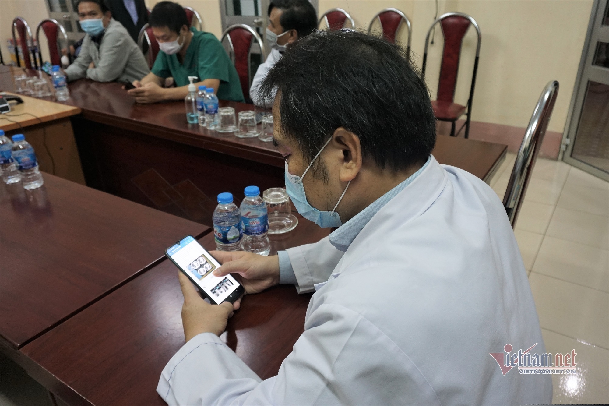 Đ&ecirc;m giao thừa đặc biệt tại nơi điều trị gần 200 ca Covid-19 ở Hải Dương