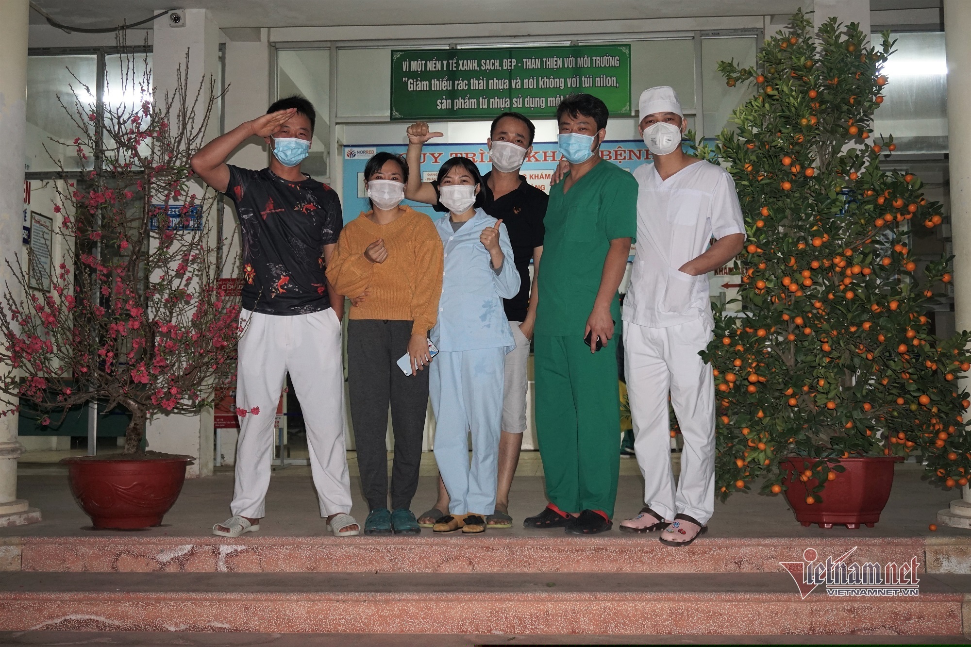 Đ&ecirc;m giao thừa đặc biệt tại nơi điều trị gần 200 ca Covid-19 ở Hải Dương