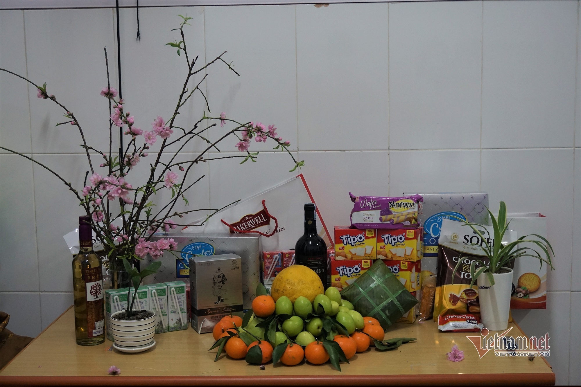 Đ&ecirc;m giao thừa đặc biệt tại nơi điều trị gần 200 ca Covid-19 ở Hải Dương